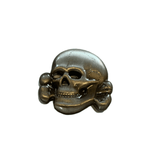 Tête de mort modèle SS pour casquette allemande